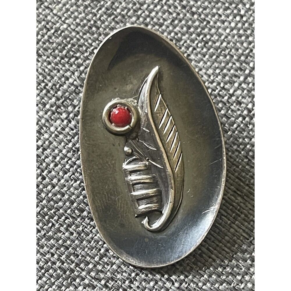 Vintage Silver .925 Leaf Oval Made In Israel Retro Art To Wear Brooch Pin